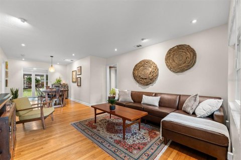 Casa en venta en Orlando, Florida, 2 dormitorios, 124.21 m2 № 2388298 - foto 4