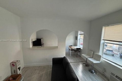 Apartamento en alquiler en Miami Beach, Florida, 1 dormitorio, 42.74 m2 № 1949274 - foto 7