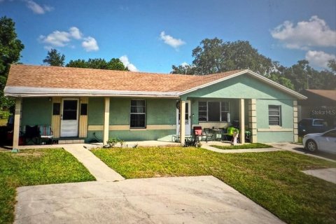 Commercial property in Haines City, Florida 8 bedrooms, 143.44 sq.m. № 2418774