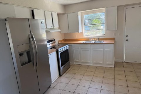 Commercial property in Haines City, Florida 8 bedrooms, 143.44 sq.m. № 2418774 - photo 16