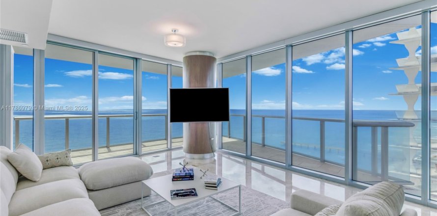Condo in Sunny Isles Beach, Florida, 4 bedrooms № 1700556