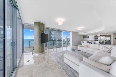 Condo in Sunny Isles Beach, Florida, 4 bedrooms  № 1700556 - photo 7