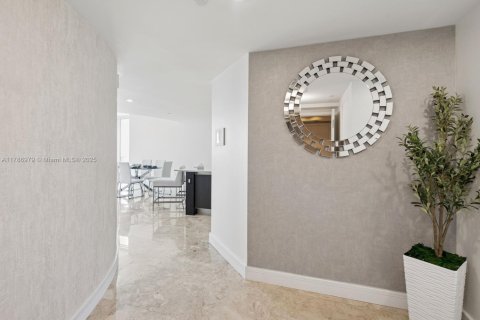 Condo in Sunny Isles Beach, Florida, 4 bedrooms  № 1700556 - photo 11