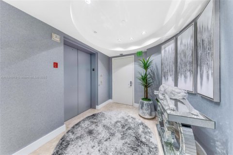 Condo in Sunny Isles Beach, Florida, 4 bedrooms  № 1700556 - photo 3