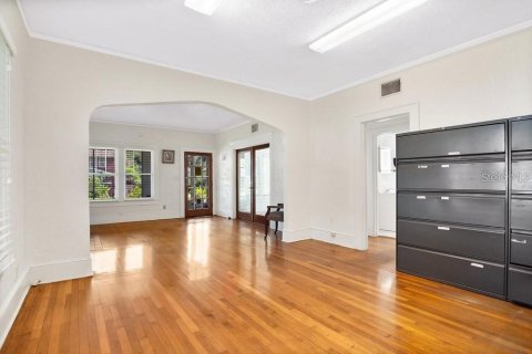 House in Orlando, Florida 2 bedrooms, 130.43 sq.m. № 1541777 - photo 10