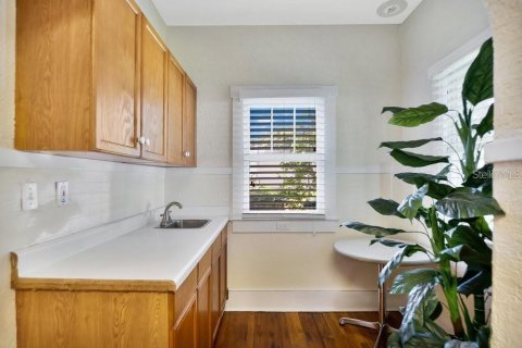 House in Orlando, Florida 2 bedrooms, 130.43 sq.m. № 1541777 - photo 17