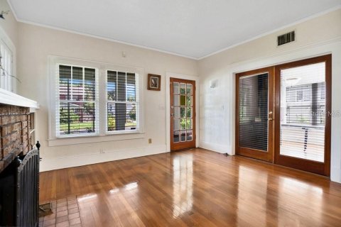 House in Orlando, Florida 2 bedrooms, 130.43 sq.m. № 1541777 - photo 6