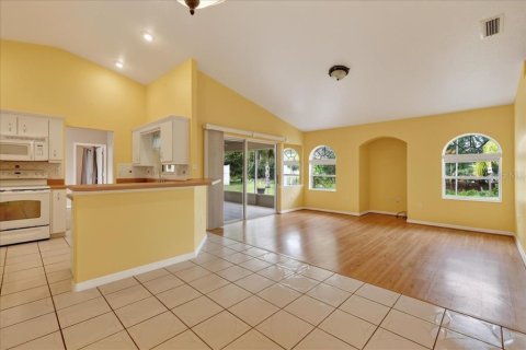 Villa ou maison à louer à Palm Coast, Floride: 3 chambres, 173.17 m2 № 2284984 - photo 2
