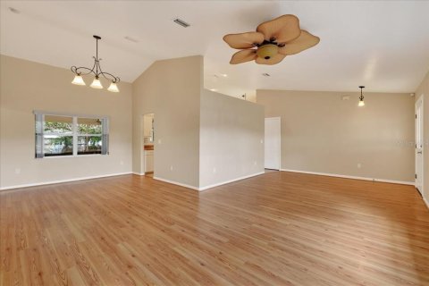 Villa ou maison à louer à Palm Coast, Floride: 3 chambres, 173.17 m2 № 2284984 - photo 3