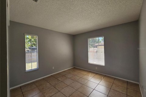 Villa ou maison à louer à Palm Harbor, Floride: 2 chambres, 74.04 m2 № 2106998 - photo 8