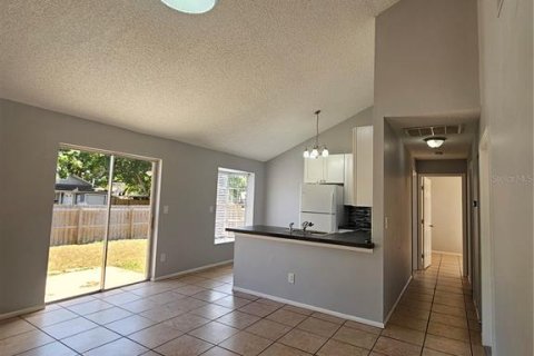 Villa ou maison à louer à Palm Harbor, Floride: 2 chambres, 74.04 m2 № 2106998 - photo 4