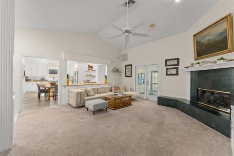 House in Winter Garden, Florida 3 bedrooms, 188.31 sq.m. № 2135726 - photo 15