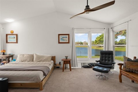 House in Winter Garden, Florida 3 bedrooms, 188.31 sq.m. № 2135726 - photo 23