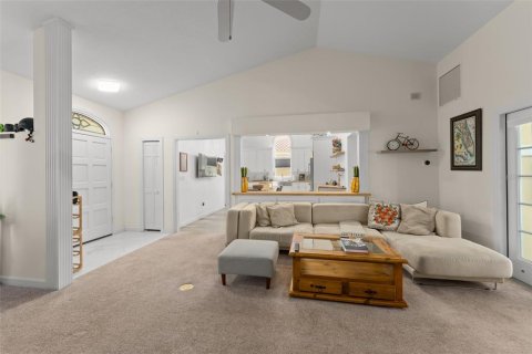 House in Winter Garden, Florida 3 bedrooms, 188.31 sq.m. № 2135726 - photo 16