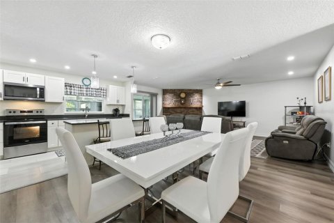 Casa en venta en Polk City, Florida, 3 dormitorios, 127.28 m2 № 1908355 - foto 4