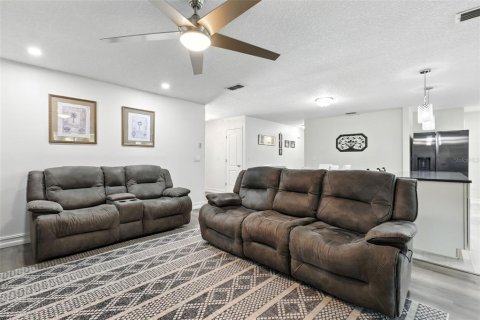 Casa en venta en Polk City, Florida, 3 dormitorios, 127.28 m2 № 1908355 - foto 5