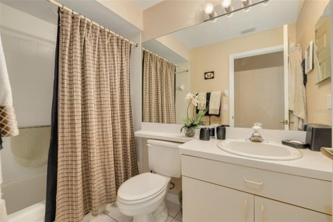 House in New Port Richey, Florida 3 bedrooms, 176.79 sq.m. № 2203839 - photo 22