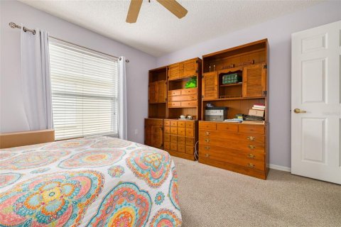 House in New Port Richey, Florida 3 bedrooms, 176.79 sq.m. № 2203839 - photo 21