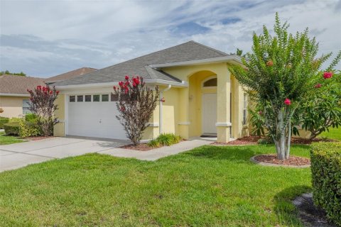 House in New Port Richey, Florida 3 bedrooms, 176.79 sq.m. № 2203839