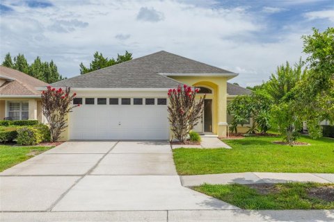 House in New Port Richey, Florida 3 bedrooms, 176.79 sq.m. № 2203839 - photo 2