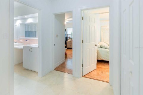 House in Clearwater, Florida 3 bedrooms, 161 sq.m. № 1787697 - photo 20
