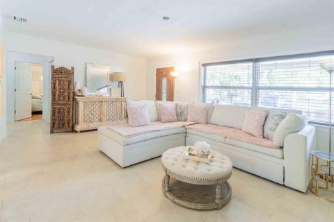 House in Clearwater, Florida 3 bedrooms, 161 sq.m. № 1787697 - photo 10
