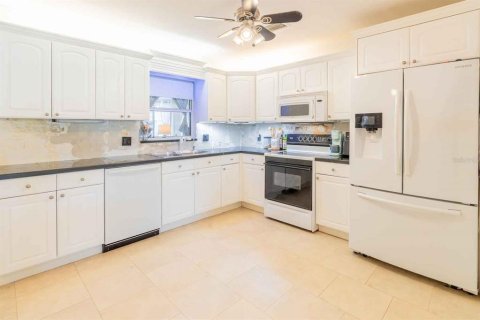 House in Clearwater, Florida 3 bedrooms, 161 sq.m. № 1787697 - photo 15