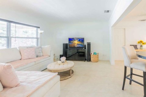 House in Clearwater, Florida 3 bedrooms, 161 sq.m. № 1787697 - photo 9