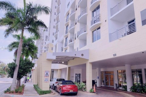 Снять в аренду кондоминиум в Холливуд, Флорида 1 спальня, 64.1м2, № 1988091 - фото 3