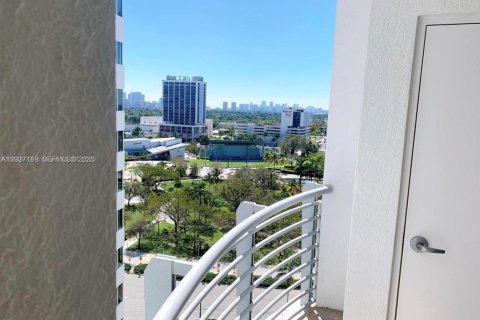 Снять в аренду кондоминиум в Холливуд, Флорида 1 спальня, 64.1м2, № 1988091 - фото 13