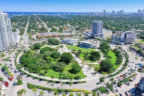 Снять в аренду кондоминиум в Холливуд, Флорида 1 спальня, 64.1м2, № 1988091 - фото 2