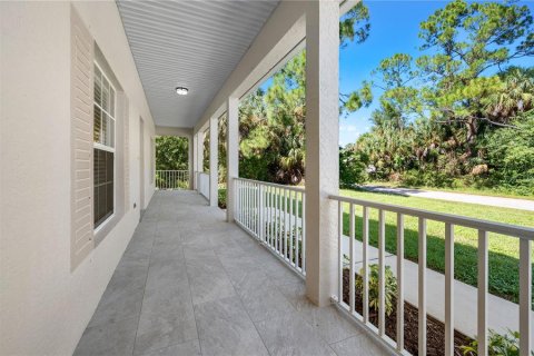House in North Port, Florida 3 bedrooms, 187.66 sq.m. № 2425398 - photo 3