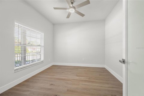 House in North Port, Florida 3 bedrooms, 187.66 sq.m. № 2425398 - photo 9