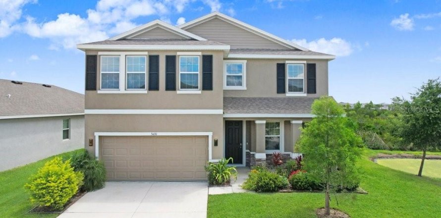 House in Wesley Chapel, Florida 4 bedrooms, 256.04 sq.m. № 1792154