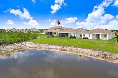 House in Wesley Chapel, Florida 4 bedrooms, 256.04 sq.m. № 1792154 - photo 9