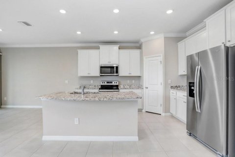 House in Wesley Chapel, Florida 4 bedrooms, 256.04 sq.m. № 1792154 - photo 28