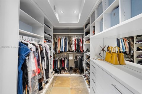 Casa en venta en Miami, Florida, 5 dormitorios, 357.49 m2 № 1971182 - foto 19