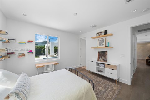 Casa en venta en Miami, Florida, 5 dormitorios, 357.49 m2 № 1971182 - foto 26