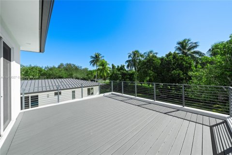 Casa en venta en Miami, Florida, 5 dormitorios, 357.49 m2 № 1971182 - foto 20
