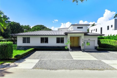 Casa en venta en Miami, Florida, 5 dormitorios, 357.49 m2 № 1971182 - foto 2