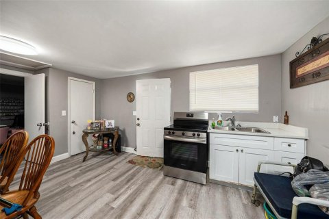 Propiedad comercial en venta en Tampa, Florida, 5 dormitorios, 126.9 m2 № 1906601 - foto 18