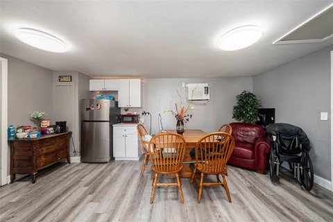 Propiedad comercial en venta en Tampa, Florida, 5 dormitorios, 126.9 m2 № 1906601 - foto 17