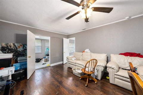 Propiedad comercial en venta en Tampa, Florida, 5 dormitorios, 126.9 m2 № 1906601 - foto 4