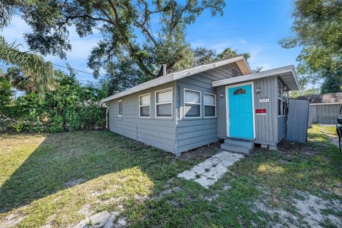 Propiedad comercial en venta en Tampa, Florida, 5 dormitorios, 126.9 m2 № 1906601 - foto 2