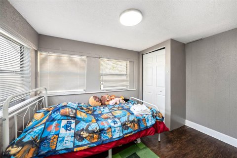 Propiedad comercial en venta en Tampa, Florida, 5 dormitorios, 126.9 m2 № 1906601 - foto 10