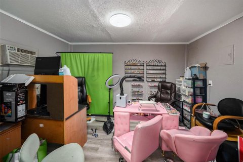 Propiedad comercial en venta en Tampa, Florida, 5 dormitorios, 126.9 m2 № 1906601 - foto 20