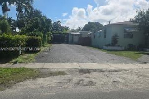Villa ou maison à louer à Dania Beach, Floride: 2 chambres, 124.58 m2 № 2400693 - photo 8