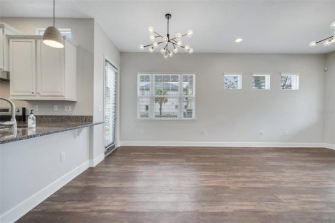 Townhouse in Orlando, Florida 4 bedrooms, 180.69 sq.m. № 1719191 - photo 5