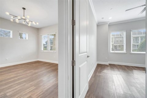 Townhouse in Orlando, Florida 4 bedrooms, 180.69 sq.m. № 1719191 - photo 8