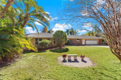 Casa en venta en Umatilla, Florida, 3 dormitorios, 220.92 m2 № 2218477 - foto 2